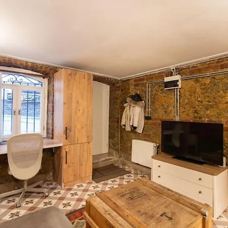 Cozy And Cool Brick-wall 1br In Heart Of Moda דירה איסטמבול