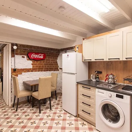 Cozy And Cool Brick-wall 1br In Heart Of Moda דירה איסטמבול